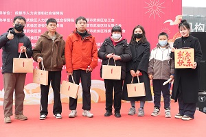 “百米小巷”人潮涌動！瑞方人力助力2025年武侯區(qū)春風(fēng)行動專場招聘會“開門紅” 第12張