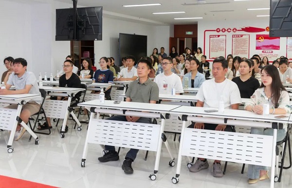 銘記歷史，砥礪前行——瑞方人力組織觀看九三閱兵儀式 第2張